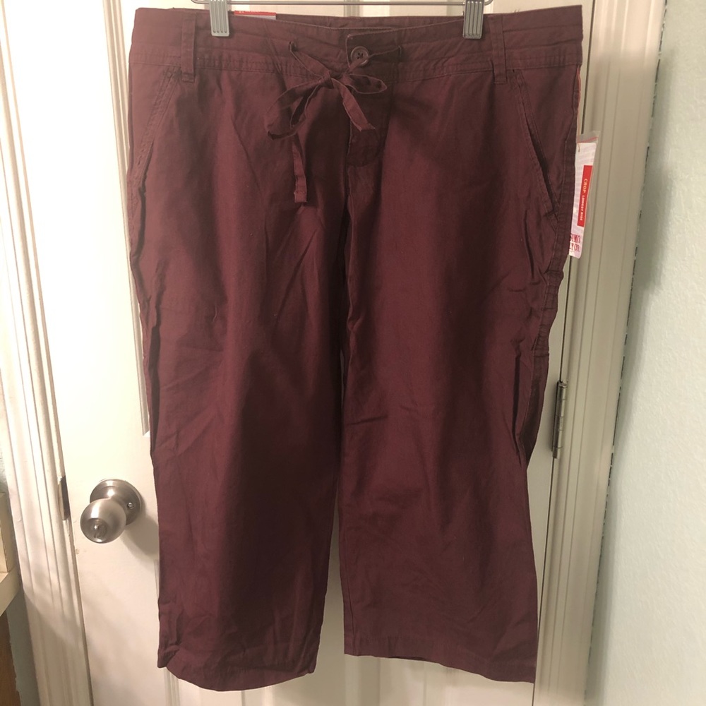 100% cotton cropped burgundy pants